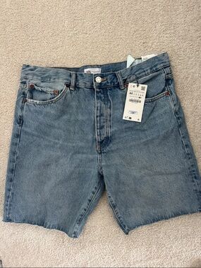 Zara Men’s Light Wash Denim Jean Shorts
